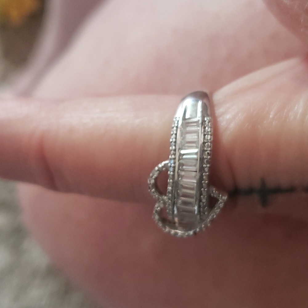 Ring - Picture 3 of 3